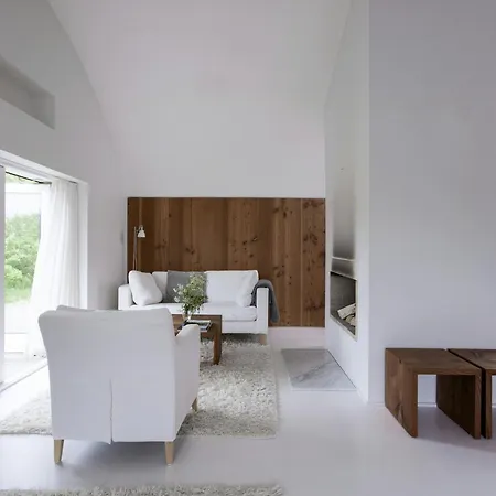 בית נופש Cozy Thatched House Surrounded By Nature In Thy טהיסטד